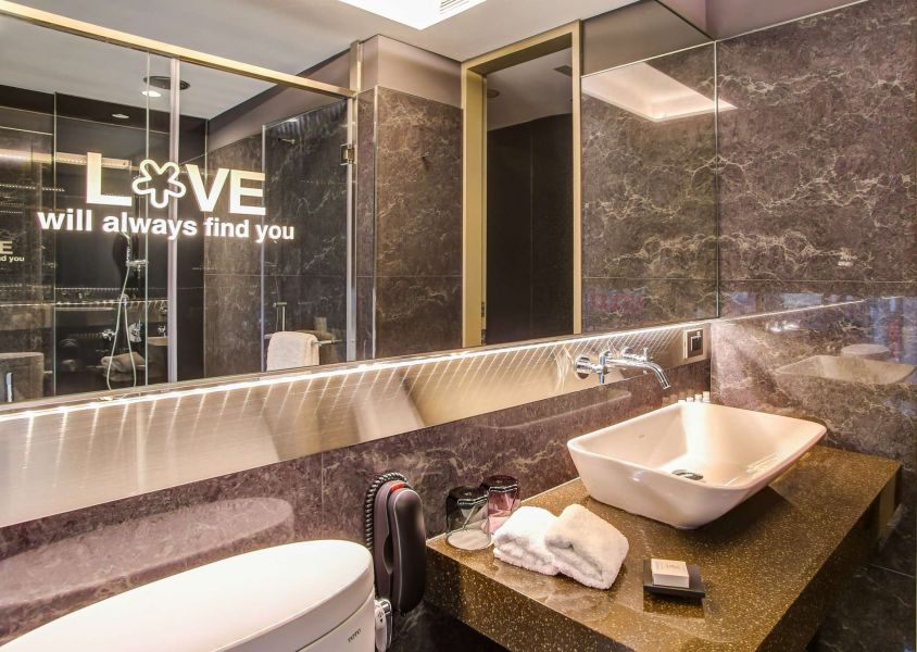 Check Inn NanJing walk about 6 mins to  Asia Poker Red Space,3(N)The lowest price about USD$336 