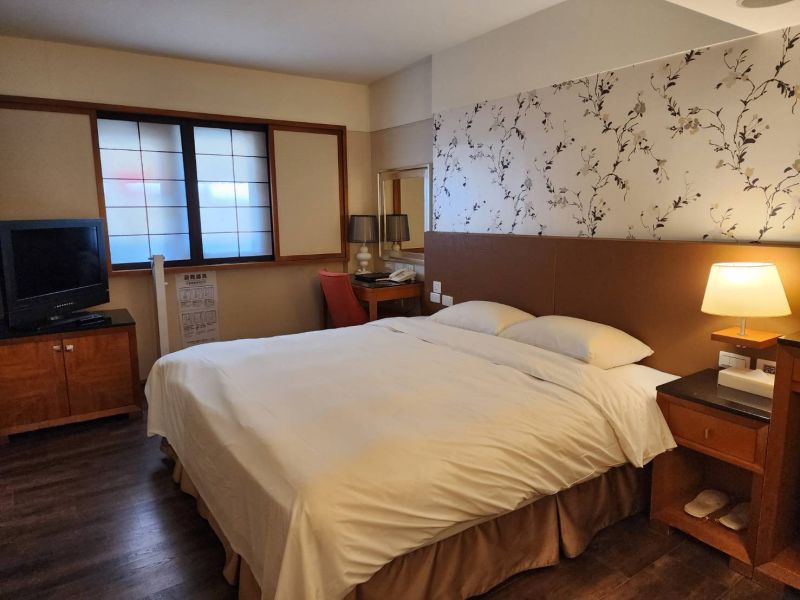 Delight Hotel walk about 10 mins to Red Space 4(N)The lowest price about USD$319 