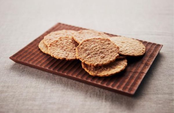 桂新堂 鯉魚旗蝦餅（6入/10入） 桂新堂,蝦餅禮盒,日本蝦煎餅,端午節禮盒,鯉魚旗餅乾,日本伴手禮,日式仙貝,節慶送禮,蝦味餅乾,日本零食禮盒