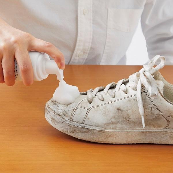 Cogit 日本製 EASY PRO 泡沫乾洗洗鞋劑 200mL Cogit, 泡沫洗鞋, 免水洗清潔, 日本洗鞋用品, 運動鞋保養, 皮革鞋清潔, 麂皮清潔, 泡沫乾洗, 鞋面清潔, 日本製清潔品