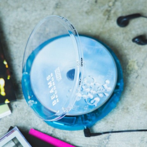 BEAMS RECORDS 透明CD播放器 BEAMS RECORDS, CD播放器, 隨身聽, 日本復古音響, 透明CD機, 音樂播放器, 隨身音樂, 文青禮物, 耳機播放器, 音樂禮盒, 日本設計, 生日禮物推薦