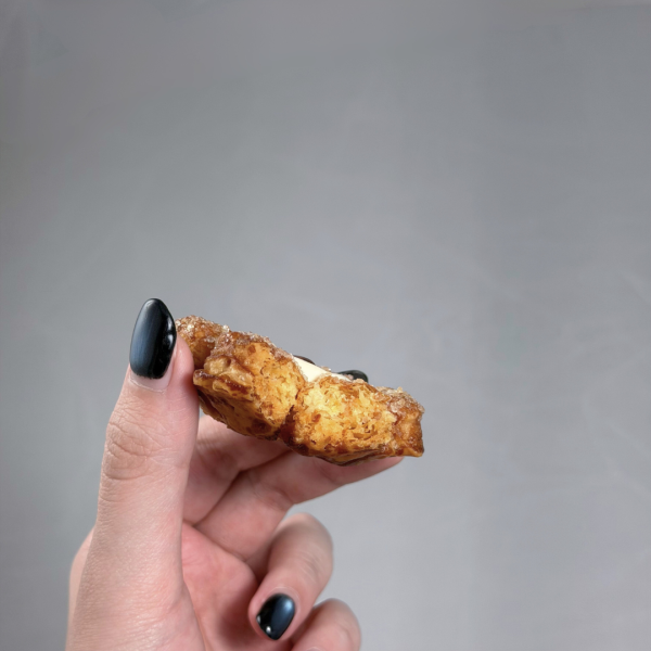 薰Sabrina 法國小旅行花型餅乾 禮盒 (6入/8入/12入) 菊廼舎,冨貴寄,日本和菓子,東京伴手禮,鐵盒餅乾,日本禮盒,馬年限定,富士山禮盒,新年禮盒,年節伴手禮,金平糖,日本名產