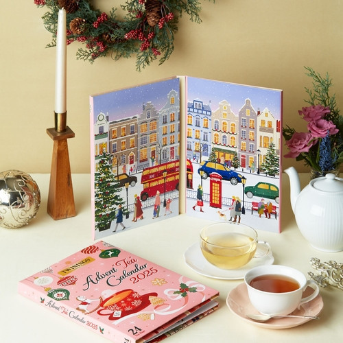 TWININGS 2025年 茶包聖誕倒數月曆 24入 TWININGS, 唐寧紅茶, 聖誕倒數月曆, 倒數日曆, 日本限定, 英國紅茶, 茶包禮盒, 聖誕禮盒, 交換禮物, 節慶禮品, 耶誕節, 英倫風, 茶包組, 無咖啡因茶
