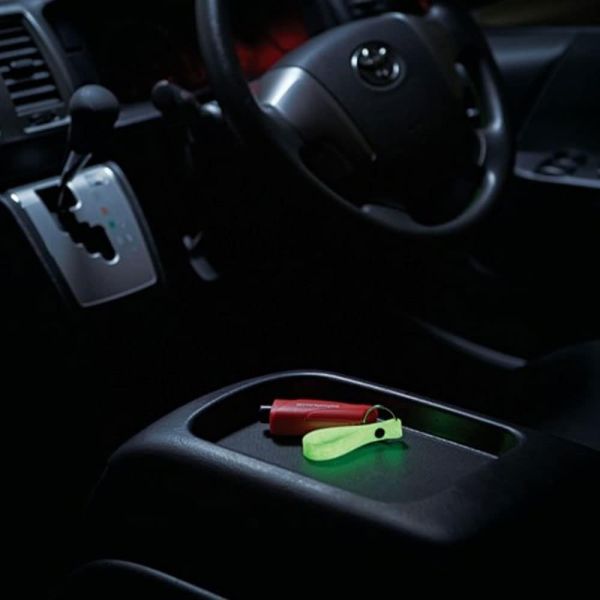 Cogit 緊急用2合1車用逃脫工具 Cogit, 車用破窗器, 緊急逃生工具, 剪安全帶, 車用防災, 車內備品, 側窗破窗器, 脫困工具, 日本防災用品, 車用安全