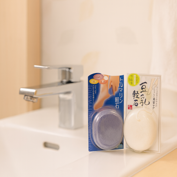 COGIT 日本製 磨腳石（豆乳保濕款/溫感電氣款） COGIT, 日本製磨腳石, 去角質輕石, 足部保養, 豆乳磨腳石, 電氣石磨腳石, 腳跟粗糙, 沐浴保養小物, 足部角質, 日本居家保養