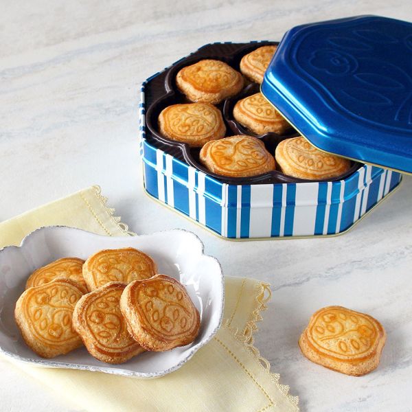 資生堂パーラー 花椿鐵盒餅乾（24枚/48枚） 資生堂パーラー, 花椿餅乾, 日本餅乾, 昭和復刻, 奶油餅乾, 日本禮盒, 伴手禮, 鐵盒餅乾, 洋菓子, 新年禮盒, 企業採購, 日本甜點, 下午茶餅乾, 禮盒推薦