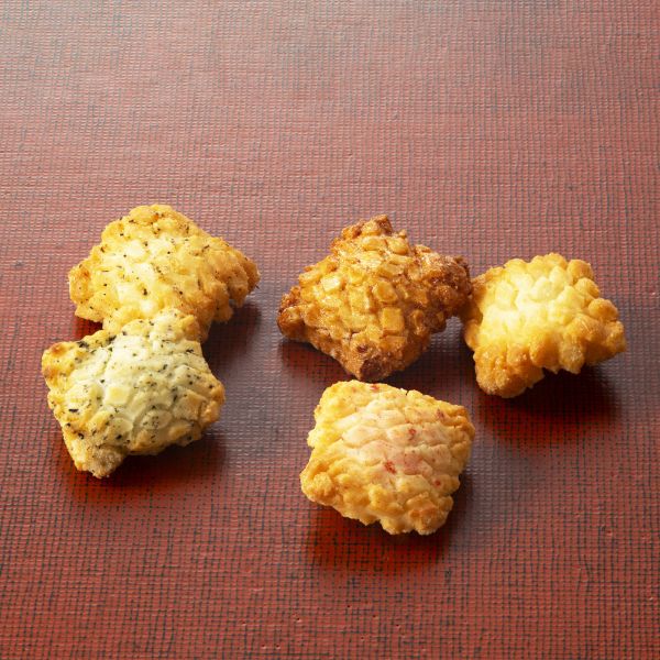 小倉山莊 九重之詩 (愛食用袋31入/小化妝箱36入/中化妝箱72入/大化妝箱114入) 小倉山莊, 九重之詩, 日本仙貝, 京都名產, 綜合米菓, 日本禮盒, 新年禮盒, 年節送禮, 日本伴手禮, 鹹味仙貝, 京都點心, 節慶禮盒, 經典名菓, 職人米果