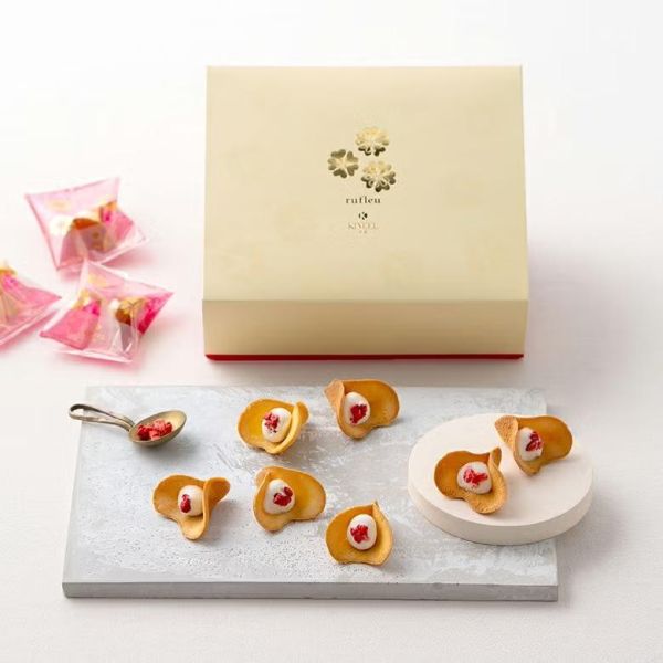 KINEEL 花漾夾心薄脆餅（【8入】香草/【8入】草莓覆盆子/【16入】香草/【16入】香草+莓果/【20入】香草/【20入】香草+莓果/【30入】香草/【30入】香草+抹茶+莓果） KINEEL,日本餅乾,花朵餅乾,奶油夾心餅乾,蘭朵夏餅乾,宇治抹茶餅乾,日本甜點,日本伴手禮,下午茶點心,節慶禮盒,年節送禮,日本禮盒