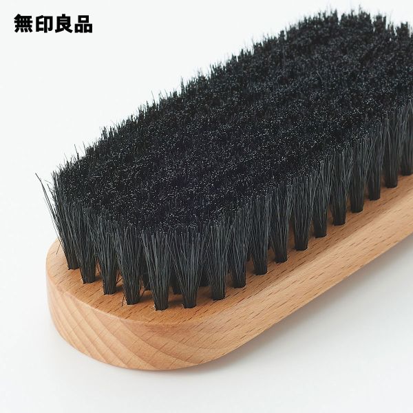 無印良品 山毛櫸木製服裝刷 無印良品, 服裝刷, 山毛櫸木, 豬鬃毛刷, 衣物保養, 大衣整理, 日系生活用品, 質感收納