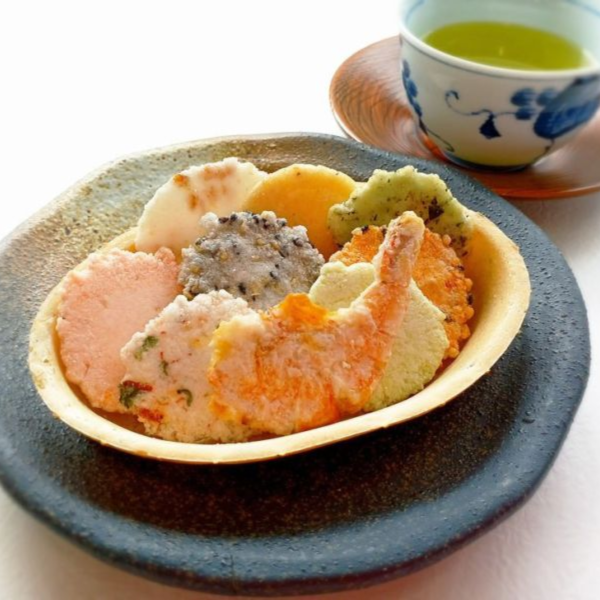 蝦仙貝家族 舟祭船型仙貝 8袋 (海老/章魚款) 蝦仙貝家族, 日本仙貝, 海鮮煎餅, 舟祭仙貝, 海老煎餅, 章魚煎餅, 綜合仙貝, 中秋送禮, 日本禮盒, 鹹餅乾, 海味零食, 年節伴手禮