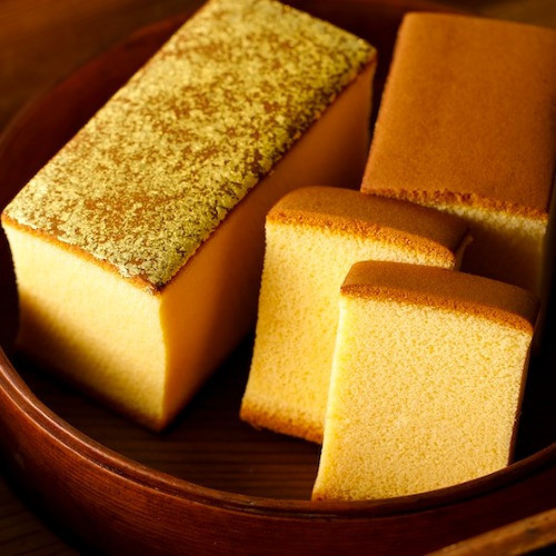 烏雞庵 日本製 金箔蜂蜜蛋糕（2號/3號） 烏雞庵 金箔蜂蜜蛋糕,日本蜂蜜蛋糕,日本伴手禮,日本高級甜點,烏骨雞蛋糕,日本原裝進口,日本送禮推薦,金澤名產,日本蛋糕禮盒,日本百年老舖甜點