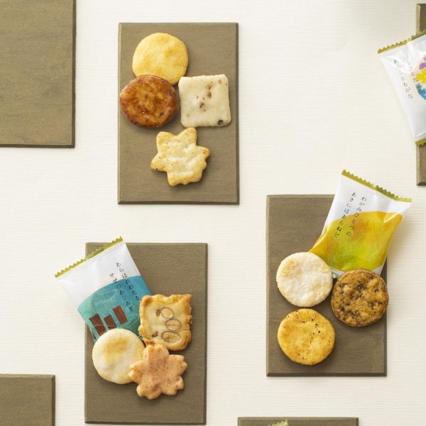 小倉山莊 百人一首系列（愛食用袋/迷你化妝箱/方形化妝箱/小化妝箱/中化妝箱/大化妝箱） 小倉山莊, 百人一首仙貝, 京都米菓, 日本仙貝禮盒, 京都伴手禮, 日本米果, 長輩送禮