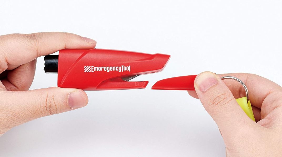 Cogit 緊急用2合1車用逃脫工具 Cogit, 車用破窗器, 緊急逃生工具, 剪安全帶, 車用防災, 車內備品, 側窗破窗器, 脫困工具, 日本防災用品, 車用安全