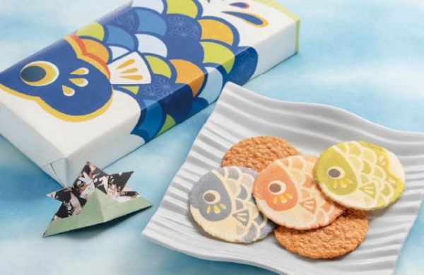 桂新堂 鯉魚旗蝦餅（6入/10入） 桂新堂,蝦餅禮盒,日本蝦煎餅,端午節禮盒,鯉魚旗餅乾,日本伴手禮,日式仙貝,節慶送禮,蝦味餅乾,日本零食禮盒