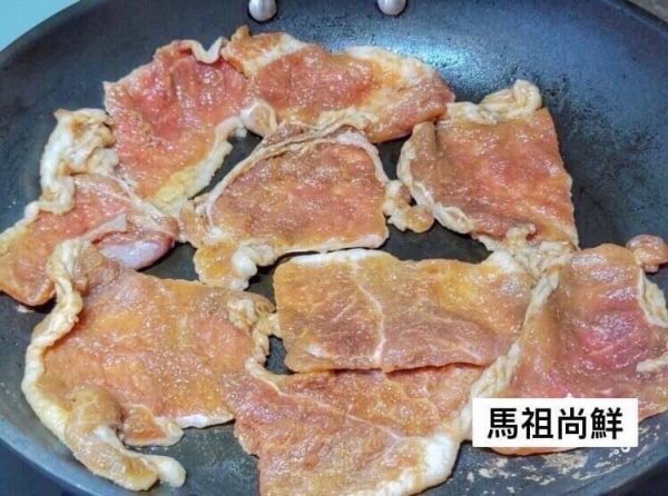 台灣五香燒烤片2包260元 
