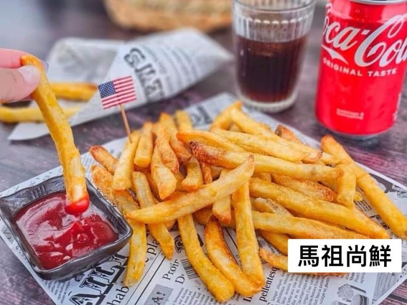 紅龍美式脆薯 (家庭號）每包350元  經濟實惠必囤 【包裝規格】:  每包2.27公斤（超大包家庭號）  【產地】原料美國 產地台灣 