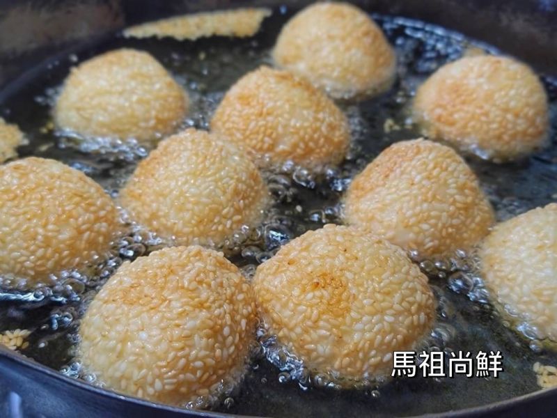 易牙居手工芝麻球   特價190元   【包裝規格】：每盒10粒  【重量】：380g±10% 【產地】：台灣 