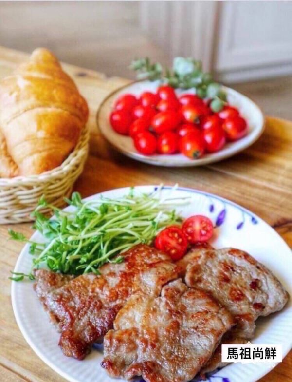 立大 五香燒烤片一包130元       二包250元【包裝規格】：每包300g/4~8片 