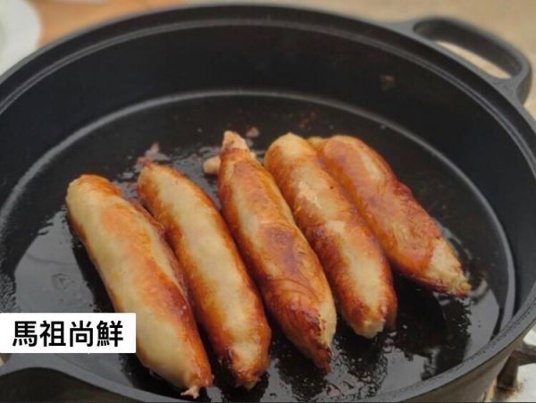 爆汁雞肉捲1包140元2包270元【350g/5條/包】 