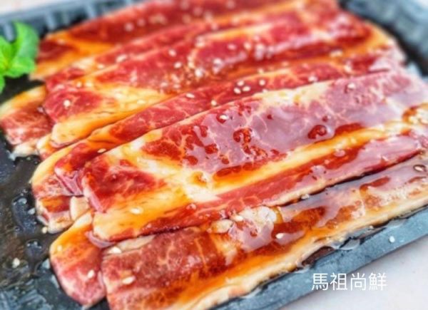 us雪花牛(卡露比)燒烤片每盒200元   【包裝規格】: 每盒200g     【進口產地】：美國安格斯黑牛 