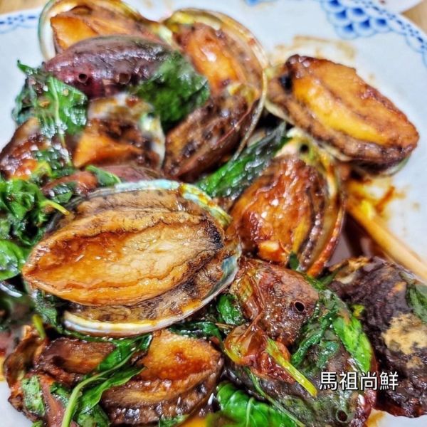 活凍御品半殼鮑魚每包380元 (每包18-20顆,淨重550g) 