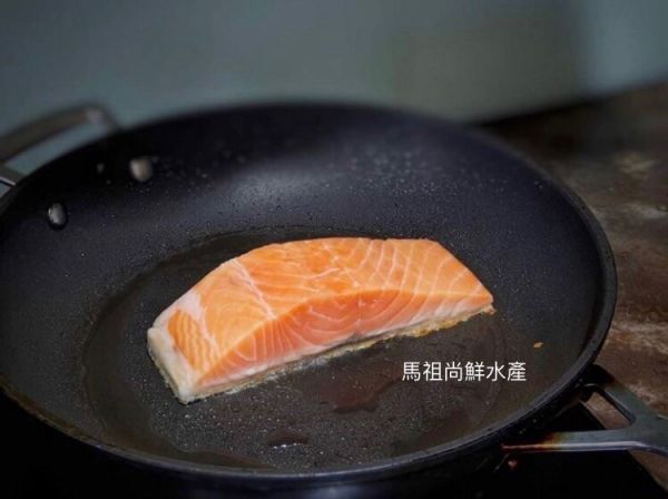 智利鮭魚菲力    1包185元5包以上每包180元【商品規格】 200克以上/包 