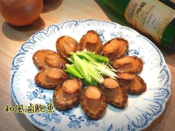 御品半殼鮑魚每包420元(每包10-12顆,淨重550g) 