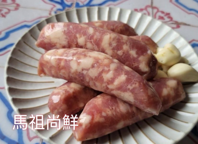 飛魚卵香腸每包180元 每包300克5條入 