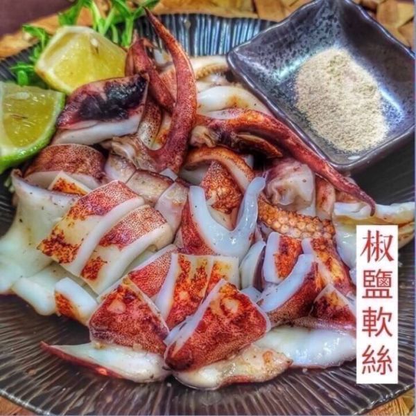 黑金剛活凍軟絲（每隻600-800g） 