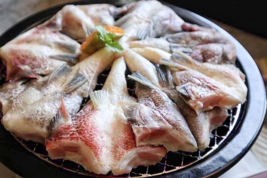 鯛魚下巴   每包150元  (1Kg/ 約11-15片） 