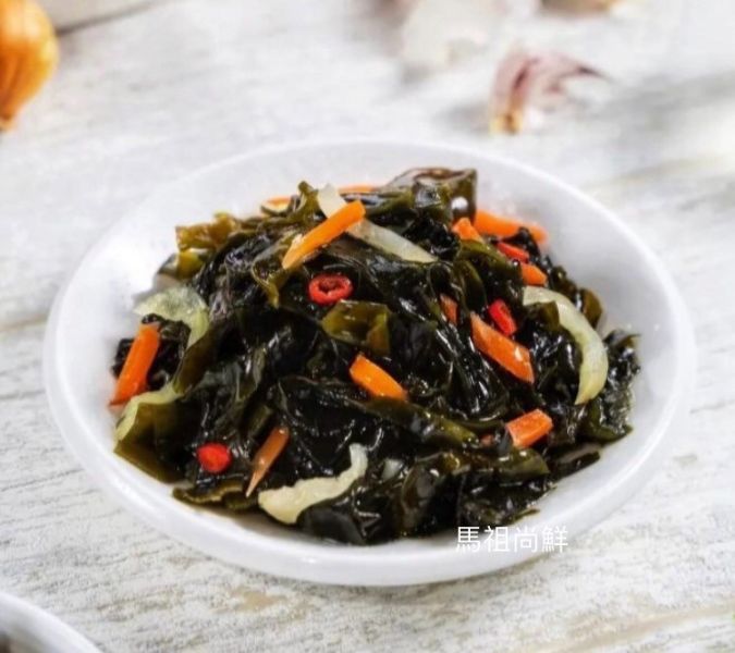 酸溜裙帶芽  特價 2 7 0 元/組  +1就是3包  【包裝規格】: 每包200g     【保存方式】：冷凍  【保存期限】：標示於包裝  【產地】：台灣 