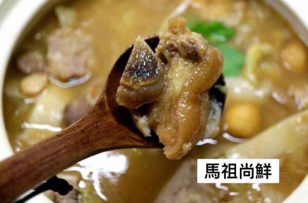 佛跳牆每包320元 1.5KG (固體630g(內容物): 香菇 豬腳 排骨 水翅 肚絲 栗子 芋頭 鴿蛋 銅蝦仁  蒜頭 大白菜 