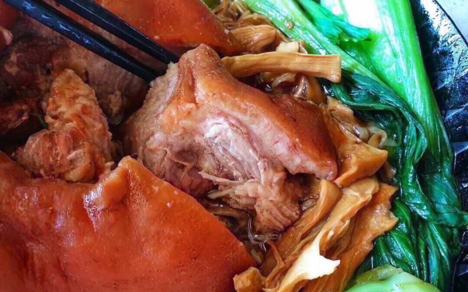 古早味筍絲蹄膀  每包380元【全組內容】  蹄膀 700g+-10%  筍絲550g+-10%  滷汁250g+-10% 