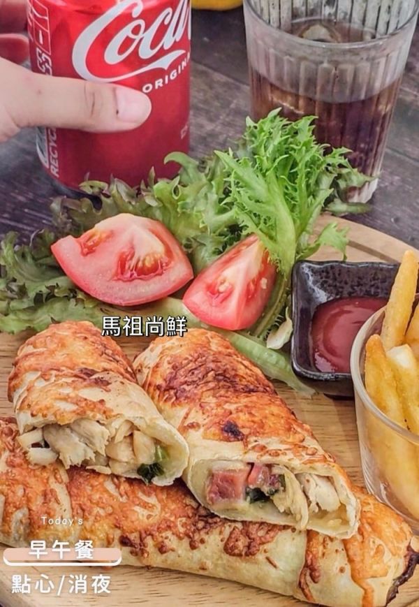 紅龍雞肉捲８入／每捲150g   每包330元  【包裝規格】: 每包1.2KG(8條) 