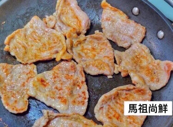 台灣五香燒烤片2包260元 