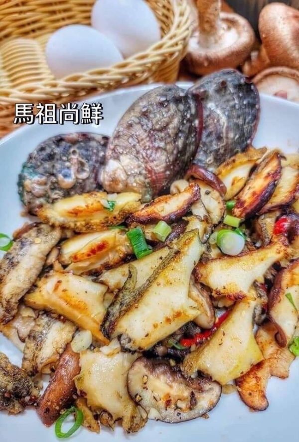 活凍御品半殼鮑魚每包380元 (每包18-20顆,淨重550g) 