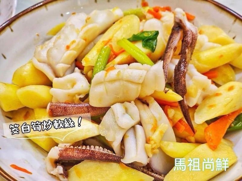 黑金剛活凍軟絲（每隻600-800g） 