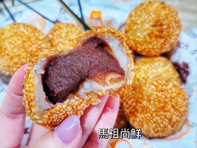 富美手工芝麻球每盒200元   【包裝規格】：每盒10粒  【重量】：400g±10%  【產地】：台灣 