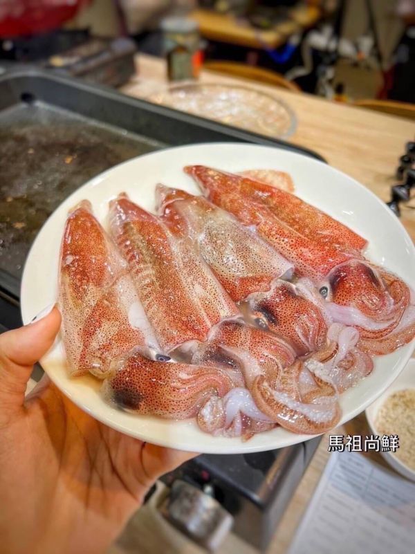 生凍小卷 每盒130元每盒 3~4隻 約300g 