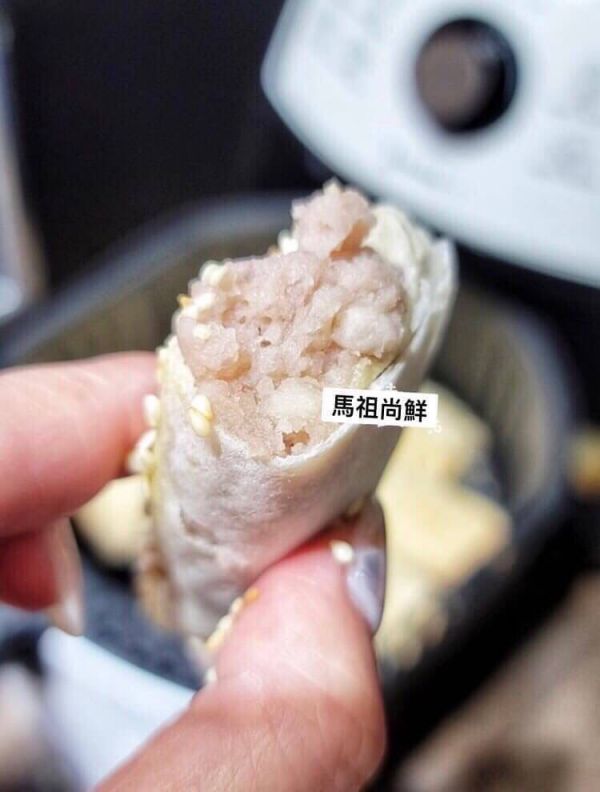 富美手工《芝麻芋泥餅 》  1盒130元  5盒以上每盒125元（240g/6條/盒） 