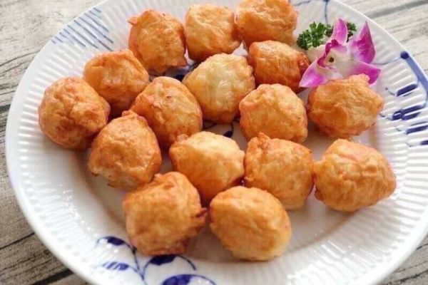 頂級花枝丸特價每包190元百分百花枝含量高達70%   咬下去滿滿花枝 煮湯/油炸皆宜【包裝規格】: 每包600g(約16顆) 