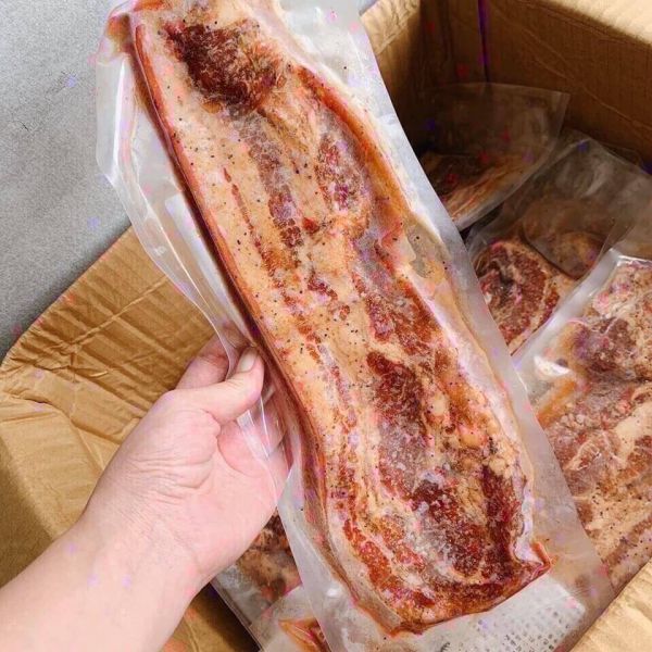 客家鹹豬肉每包180元每包（約320g） 