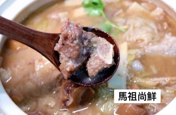 佛跳牆每包320元 1.5KG (固體630g(內容物): 香菇 豬腳 排骨 水翅 肚絲 栗子 芋頭 鴿蛋 銅蝦仁  蒜頭 大白菜 