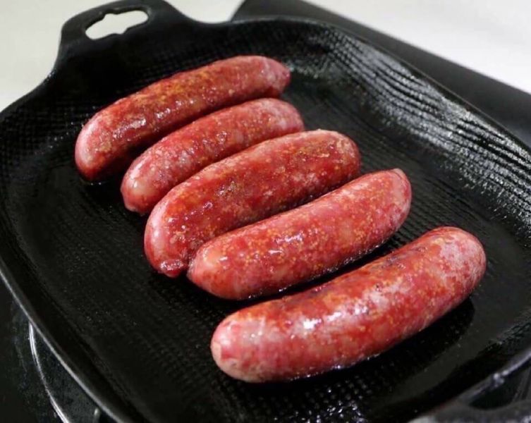 飛魚卵香腸每包180元 每包300克5條入 