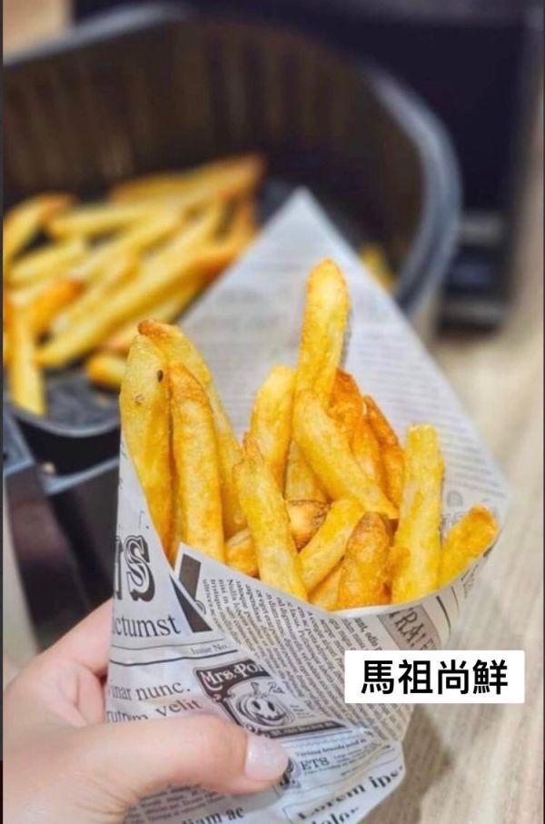 紅龍美式脆薯 (家庭號）每包350元  經濟實惠必囤 【包裝規格】:  每包2.27公斤（超大包家庭號）  【產地】原料美國 產地台灣 