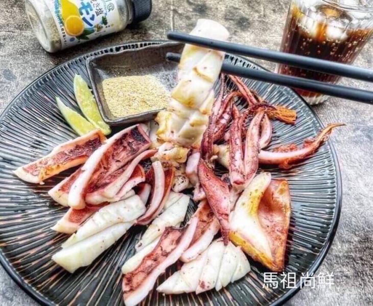 魷魚一夜干( 2XL)    1隻145元2隻280元     每隻270~300g 