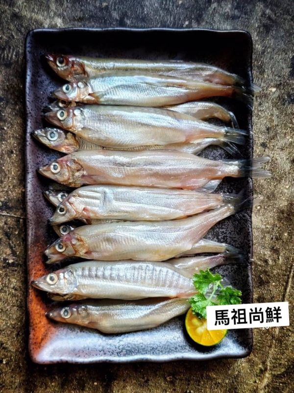 爆卵柳葉魚一盒130元 二盒250元(每盒300g/約14尾) 