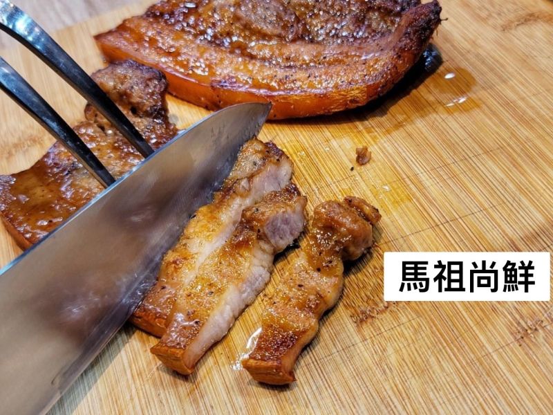 客家鹹豬肉每包180元每包（約320g） 