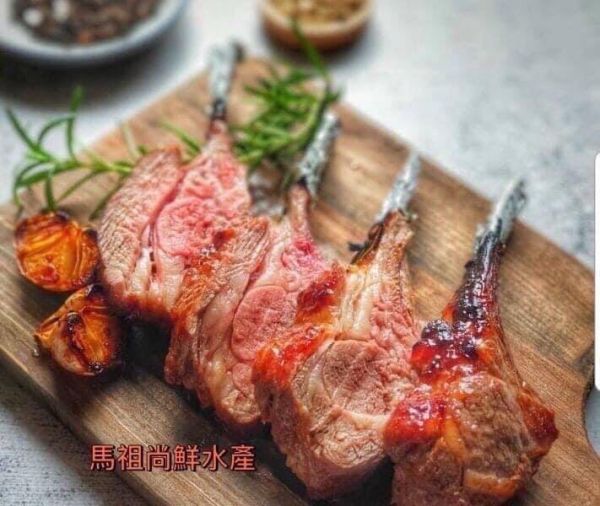 紐西蘭小羔羊肩排    每包450元     【包裝規格:每包500g以上 