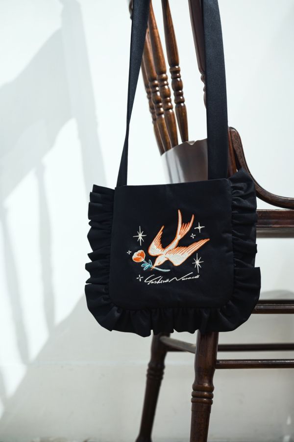 【 預購 】6"Stitches × YASHIRO Nanaco聯名：Chirping and Passion 刺繡包 